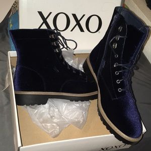 XOXO blue velvet woman’s boots